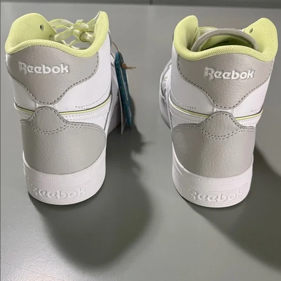 Reebok White and Gray Sneakers with Green Highlights - Picture 4 of 7